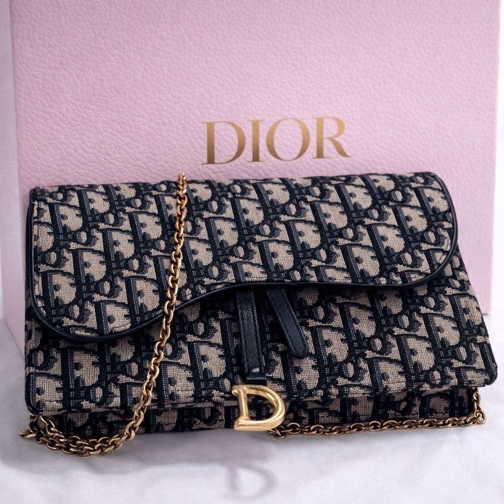 Dior Saddle Pouch - Picture 2 of 3
